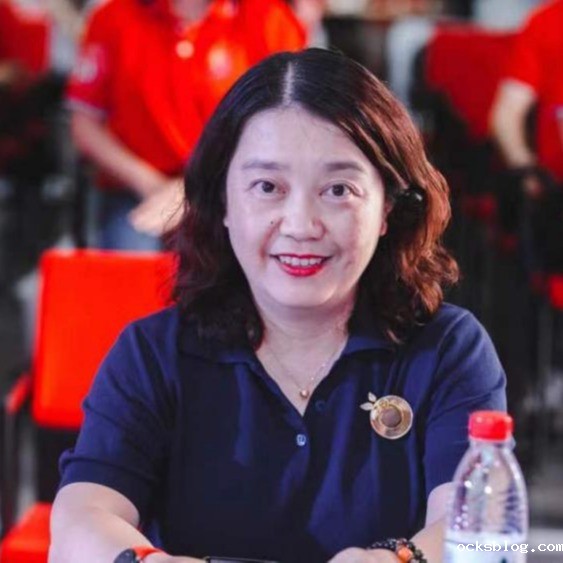 思创融合谱教育新篇，教赛“圆”梦育广工英才——专访新利棋牌平台首页“教书育人奖”高虹圆老师